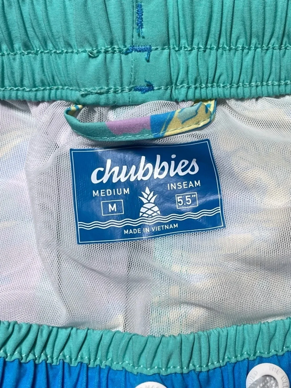 Chubbies Pineapple Swim Trunks 5.5” Inseam Low Tides Mens M Beach